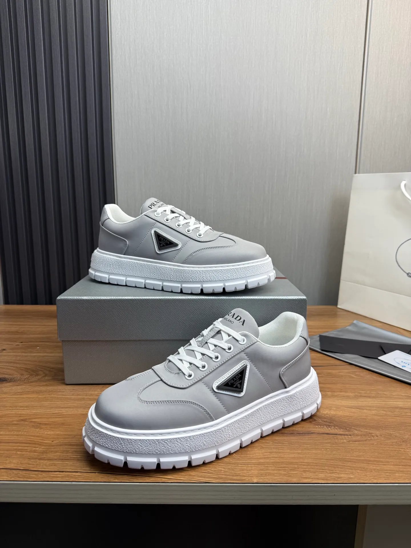 Men's shoes 💰560💰 [PRADA] Popular men's shoes shipped 👏Official website synchronized ⬆️Original imported waterproof fabric + cowhide lining, 1⃣️:1⃣️reproduction, original sole, 38-45 (45. Customized, non-refundable)